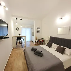 Dejana , Štinjan Kroatien